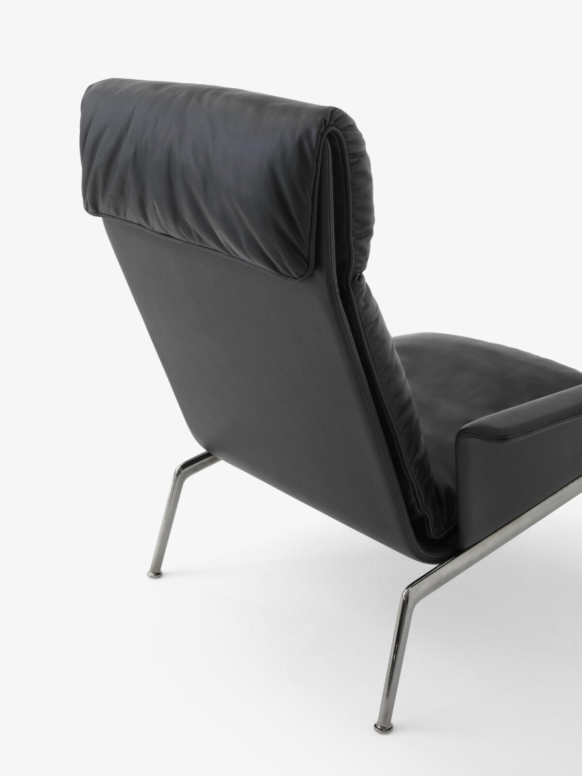Muno LN17 High Back Armchair