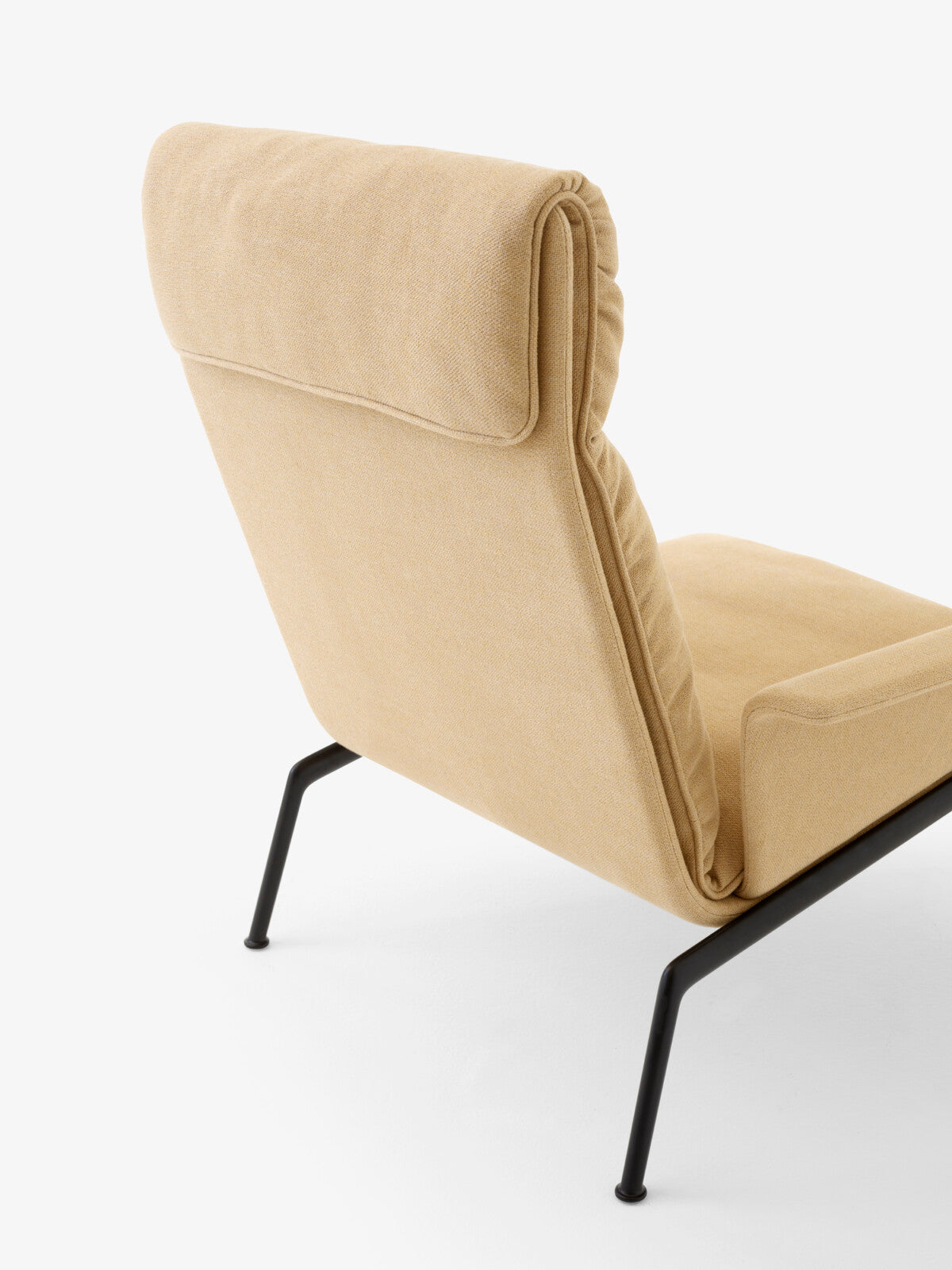 Muno LN17 High Back Armchair