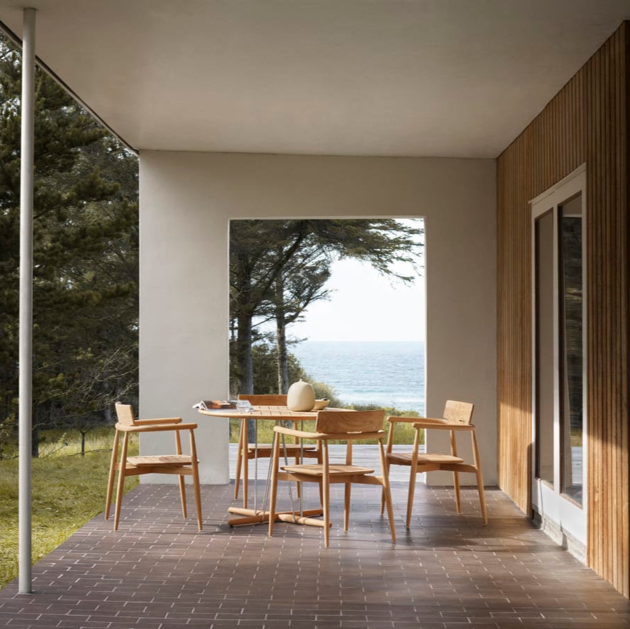 E008 Embrace Outdoor Dining Chair