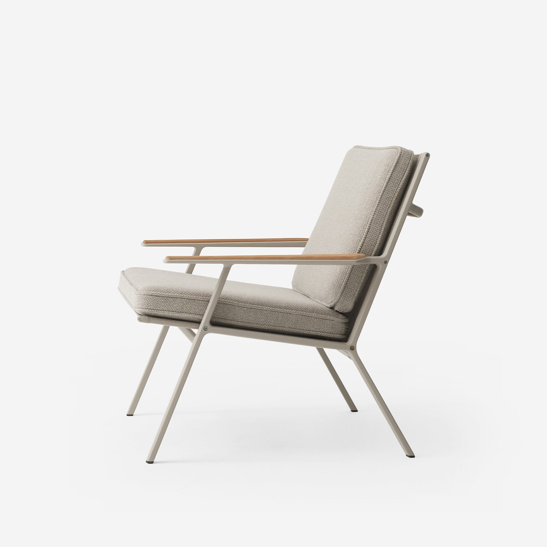 VIPP713 Open-Air lounge chair - Moleta Munro Limited