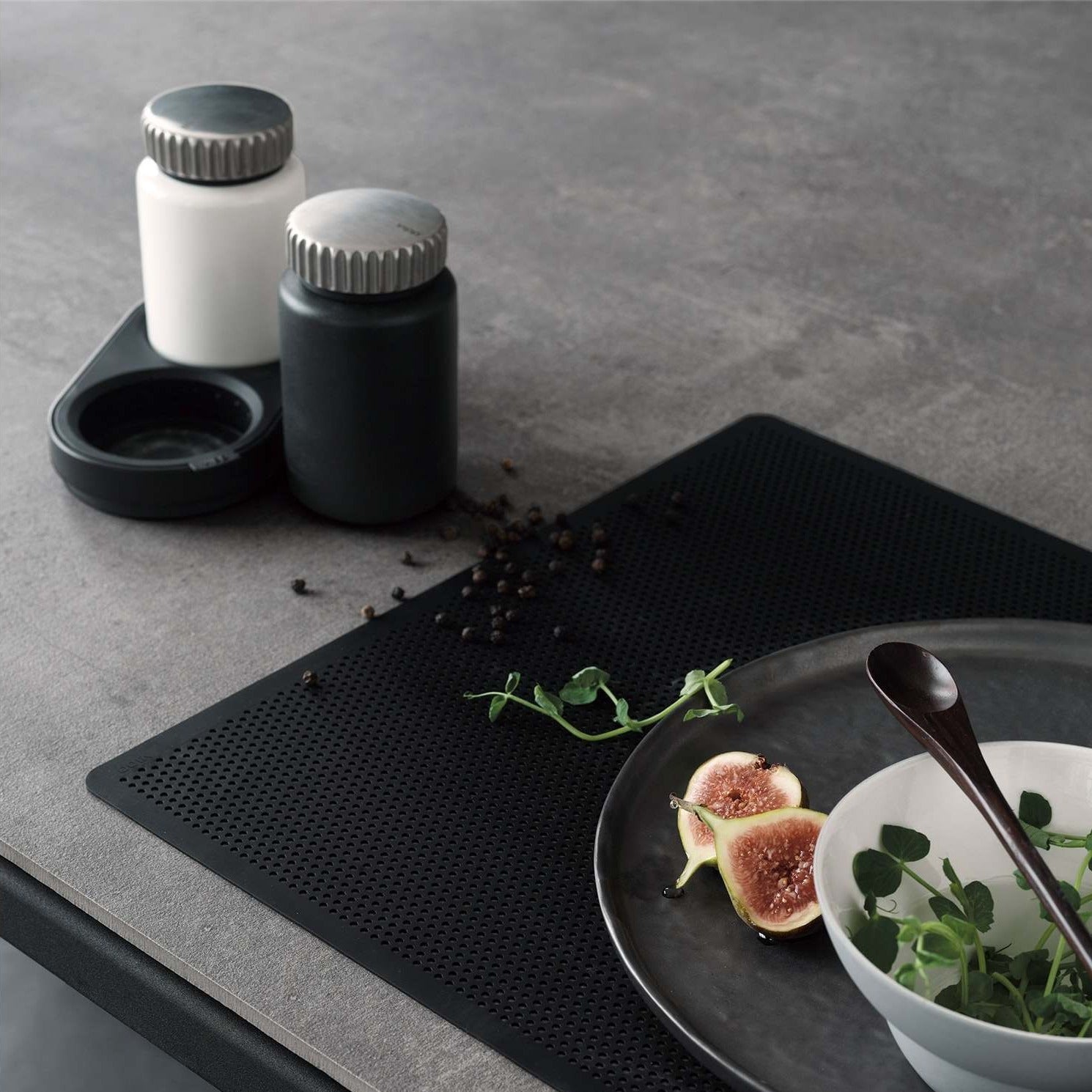 VIPP263 Salt and pepper - Moleta Munro Limited