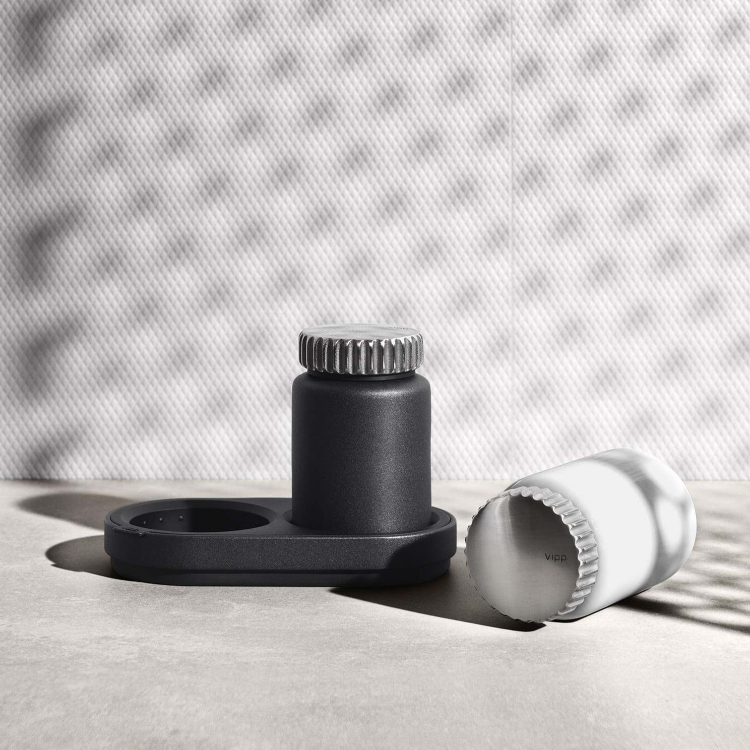 VIPP263 Salt and pepper - Moleta Munro Limited