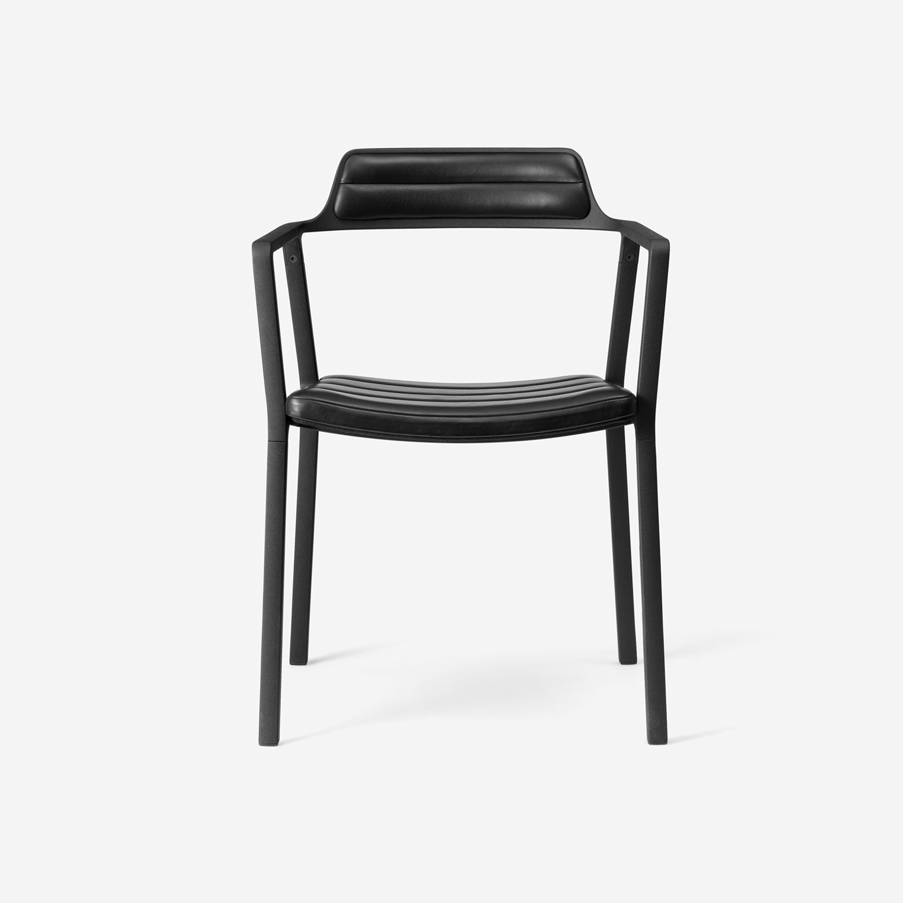 VIPP451 Chair, Black
