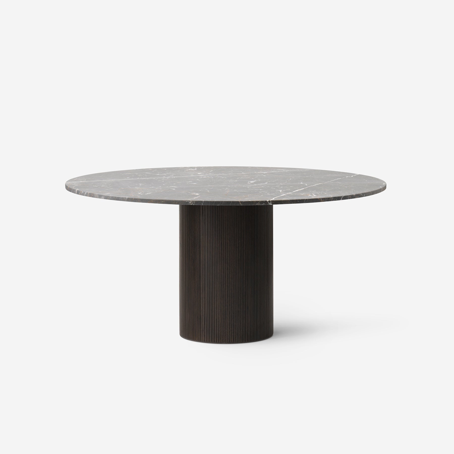 VIPP495 Cabin round table, dark oak base