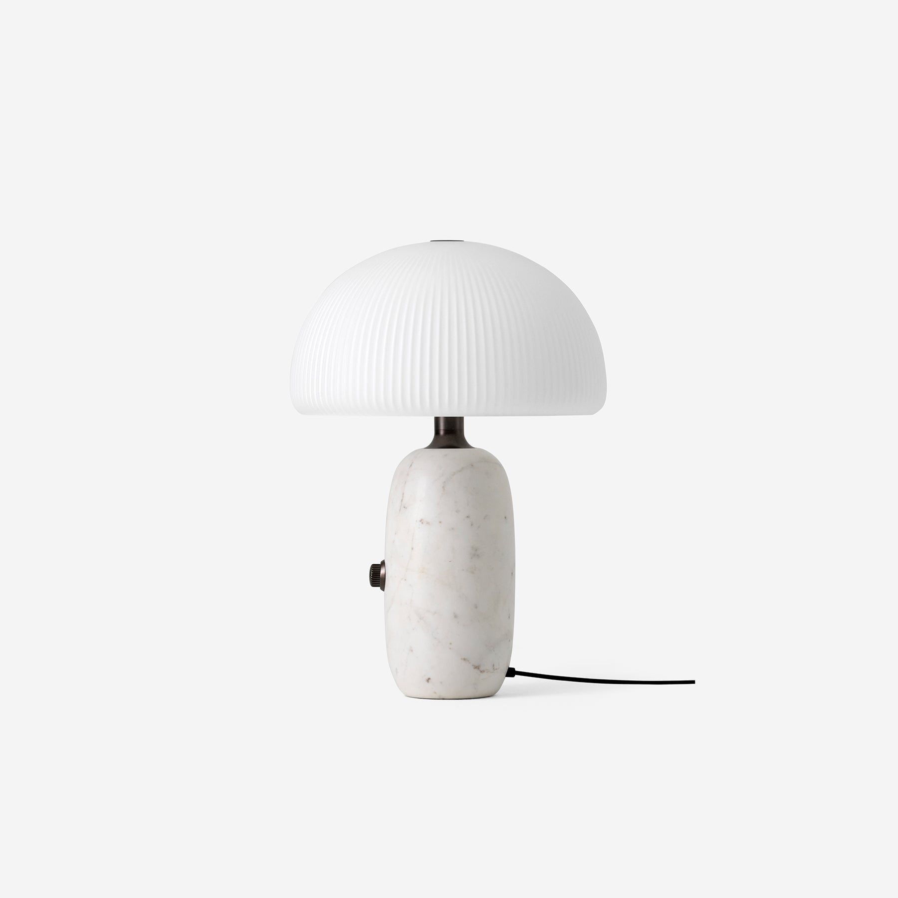 VIPP591 Sculpture table lamp, small - Moleta Munro Limited