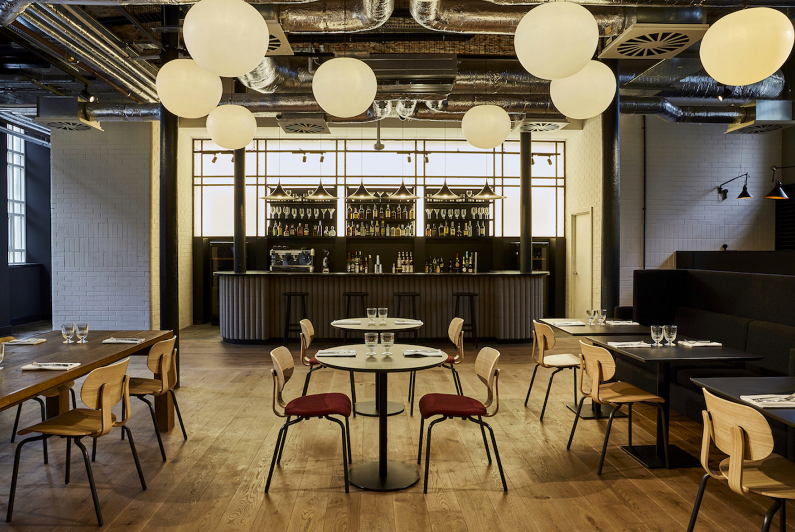 Commercial Hotel Lighting That Shapes the Guest Experience