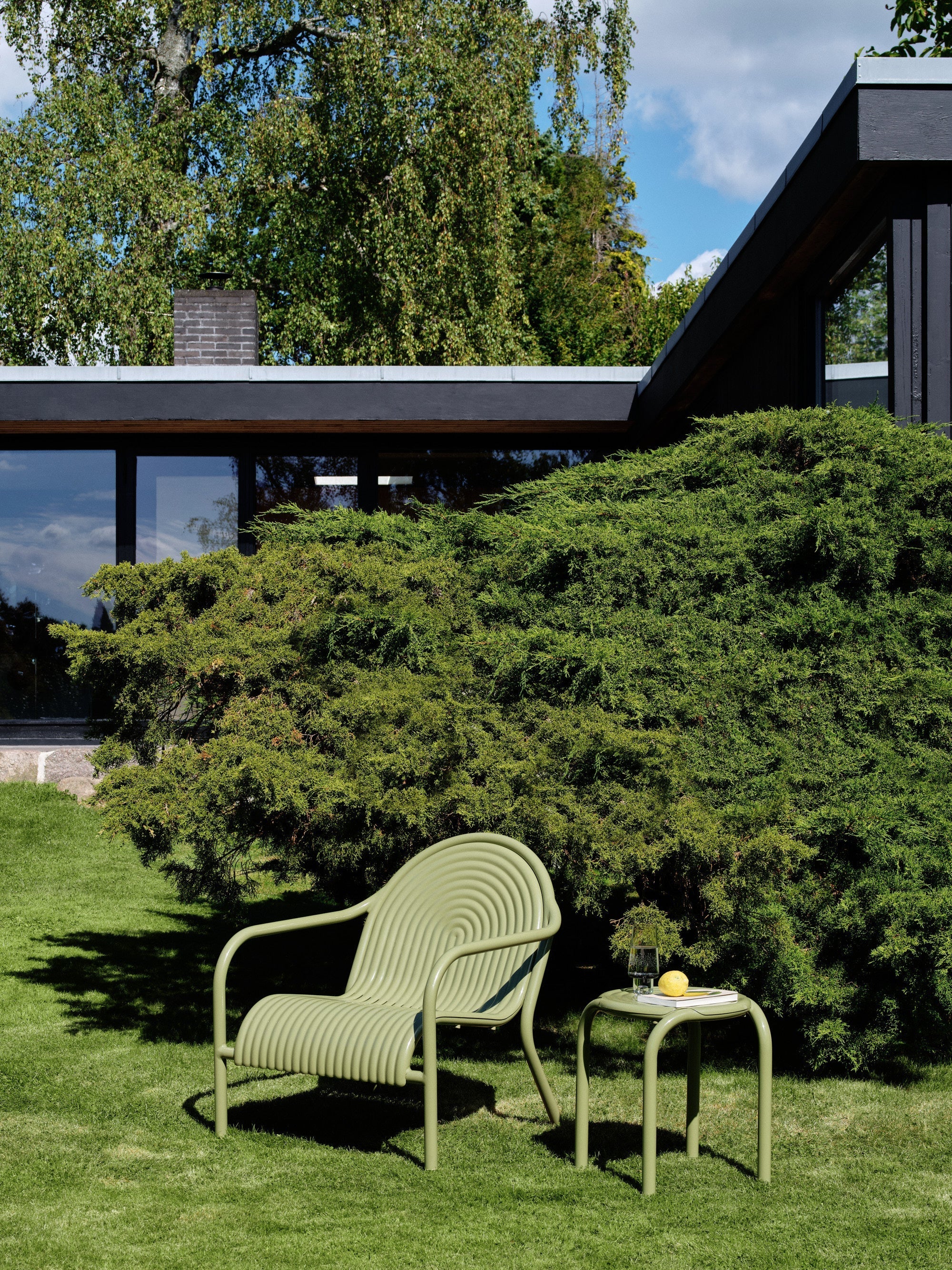 Groove Outdoor Lounge Chair