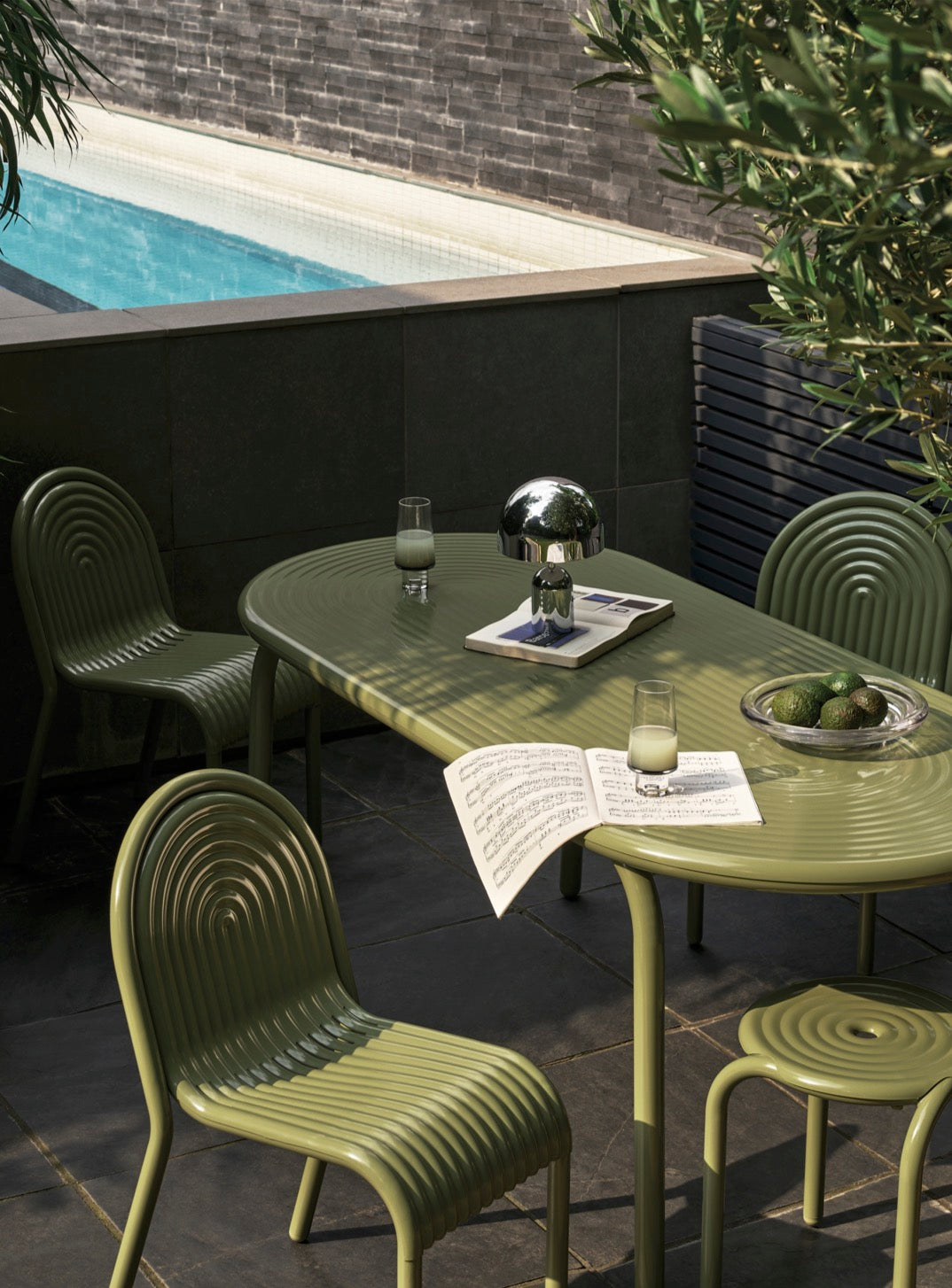 Ex-Display Groove Outdoor Large Obround Table and Groove Outdoor Side Chairs