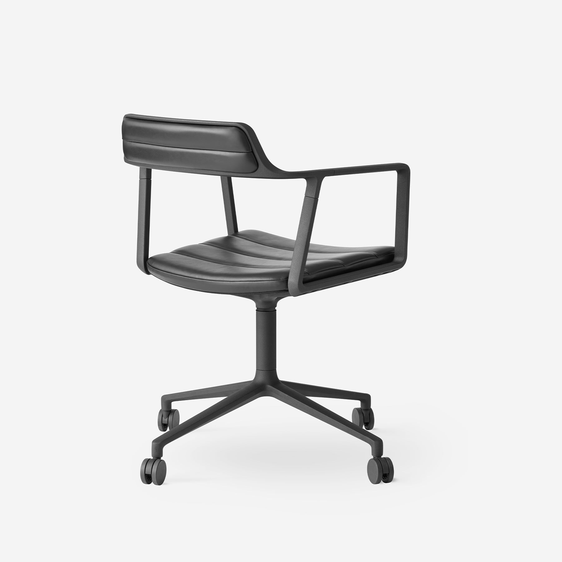 VIPP452 Swivel chair w/ castors, Black Aluminium