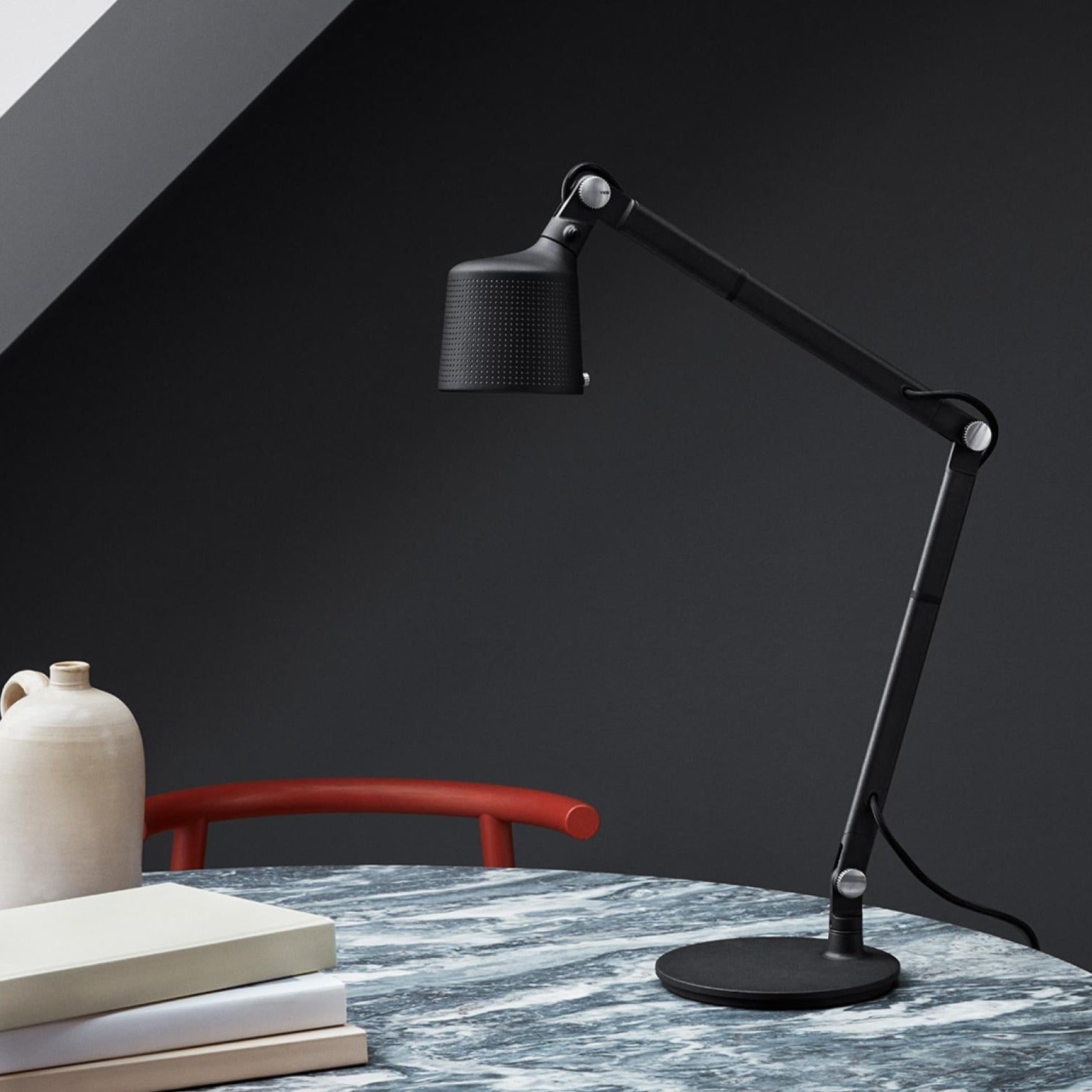 VIPP521 Desk lamp
